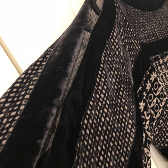 BCBG Max Azria dress or tunic . Velvet material. - Picture 5 of 5